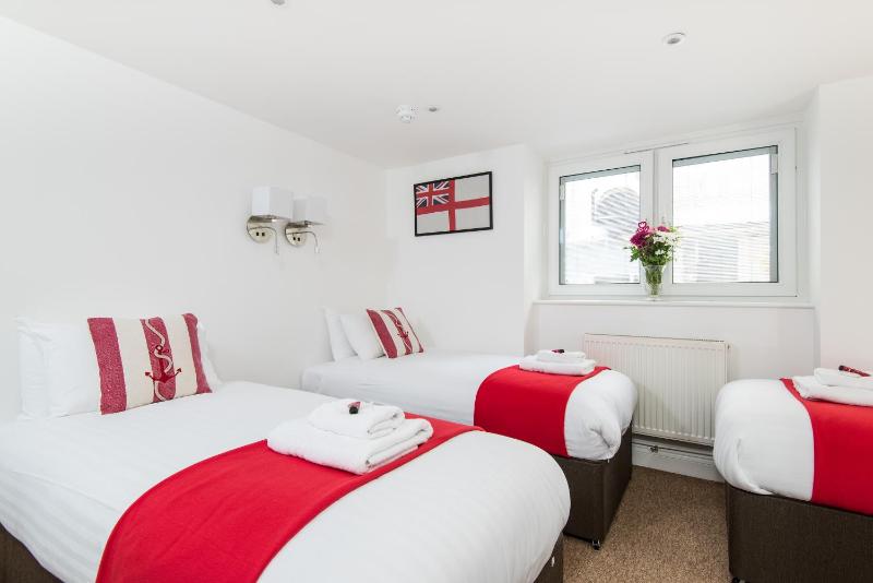 Hamptons Brighton - image 7