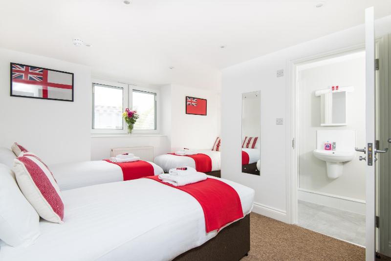 Hamptons Brighton - image 15