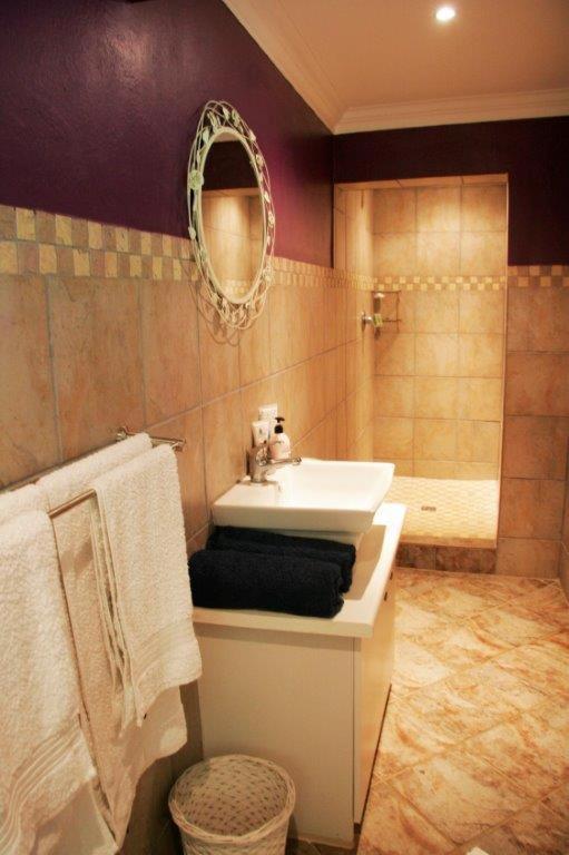 Midrand Wild Goose Guest House B&B - image 8