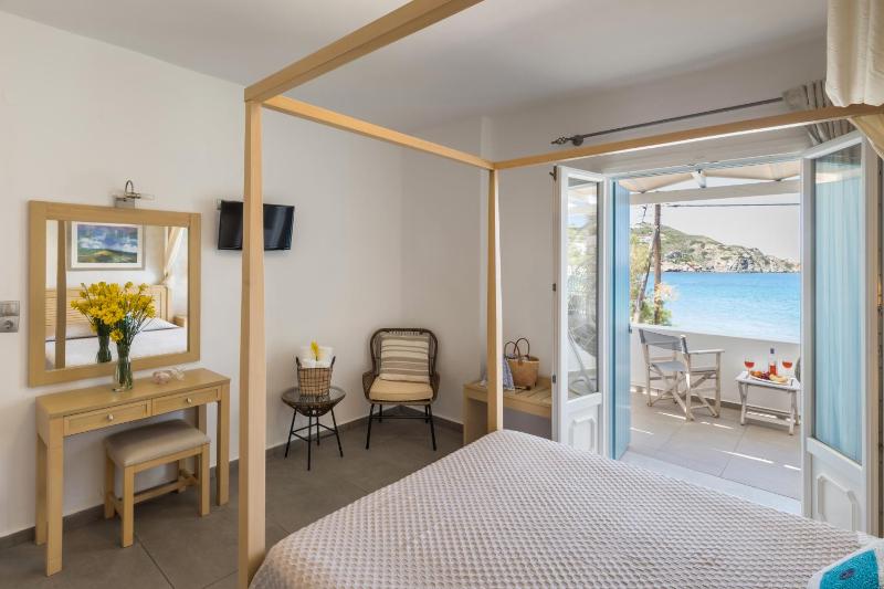Deluxe Double Room with Balcony and Sea View - Top Floor image 2