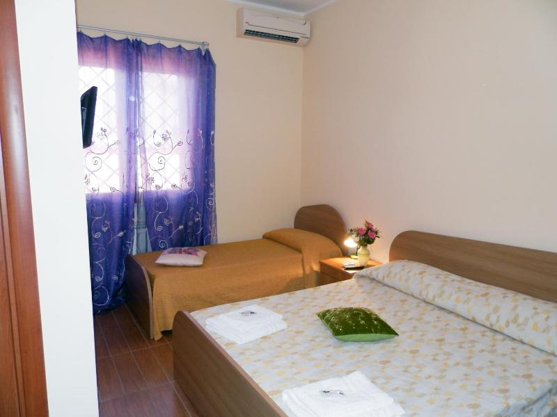 Double or Twin Room image 2