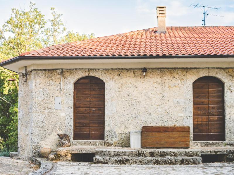 Three-Bedroom House image 4