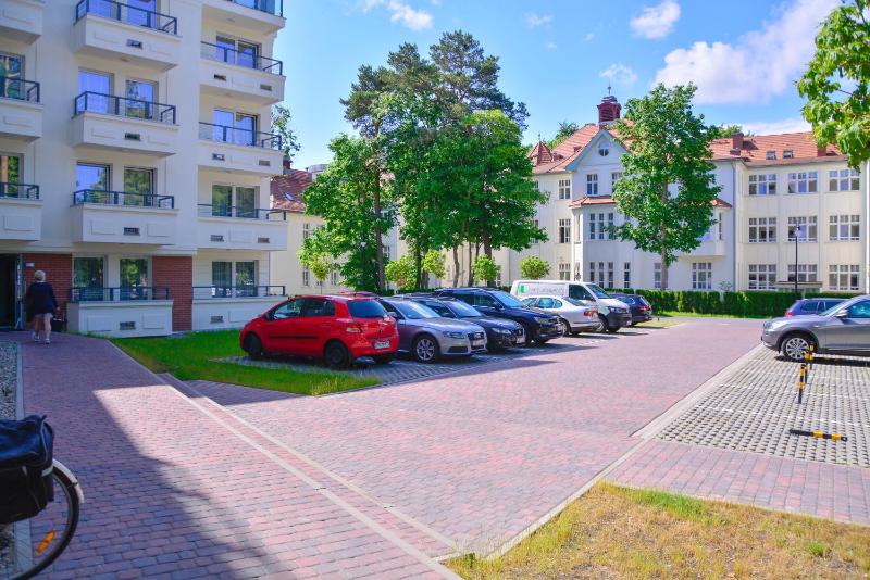 Osiedle Cesarskie Apartamenty - Parking - Apartamenty Bryza - image 35