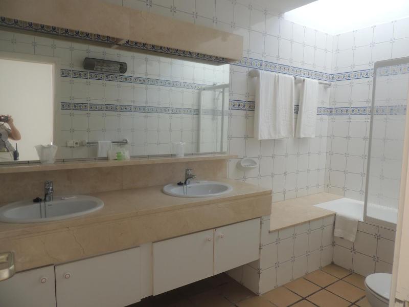 Two-Bedroom Villa image 3
