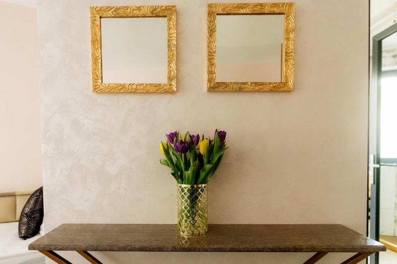 Standard Twin Room image 4