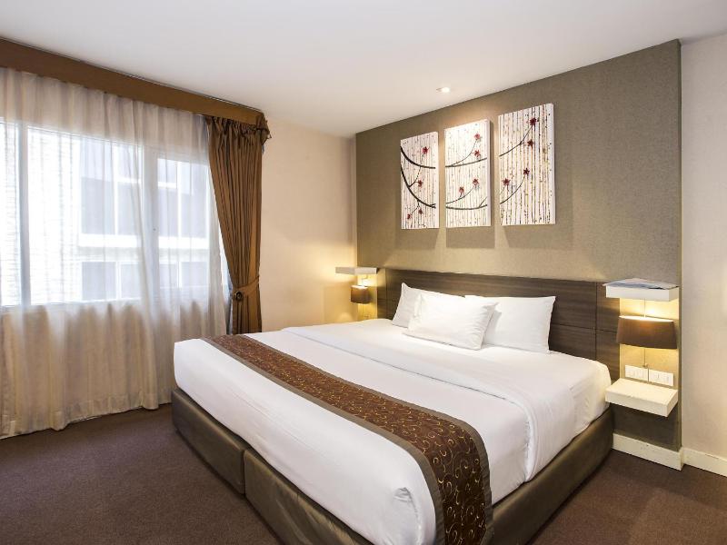 Deluxe Twin Room image 3