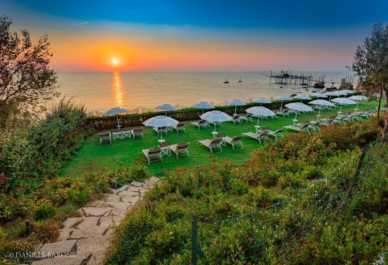 Deluxe Double Room with Balcony and Sea View image 4