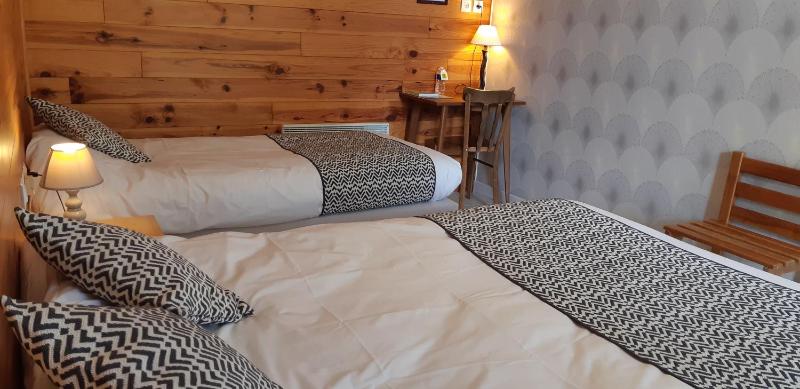 Twin Room image 2