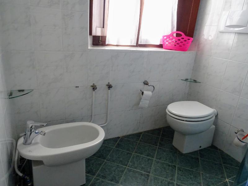 Quadruple Room with Bathroom image 3