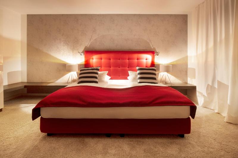Deluxe Double Room with Balcony image 1