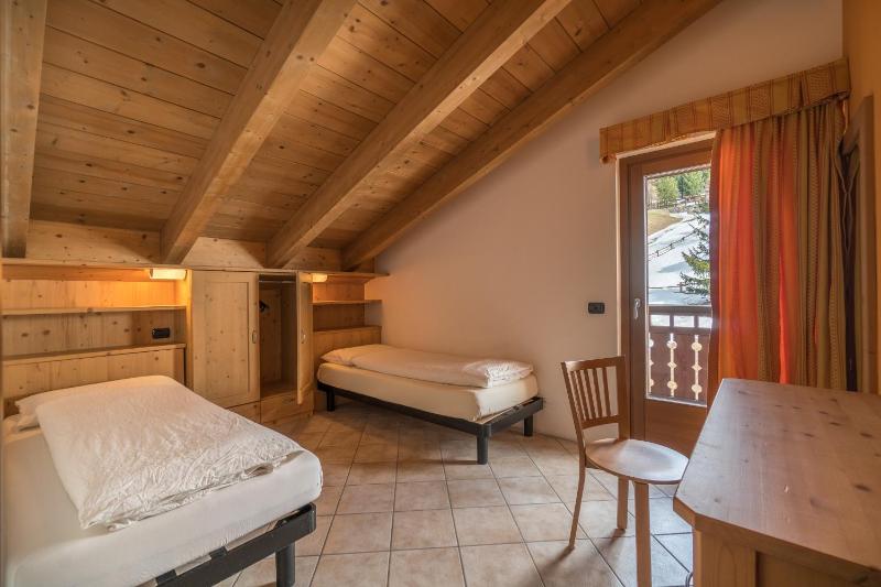 Three-Bedroom Apartment (10 Adults) - Split Level image 3