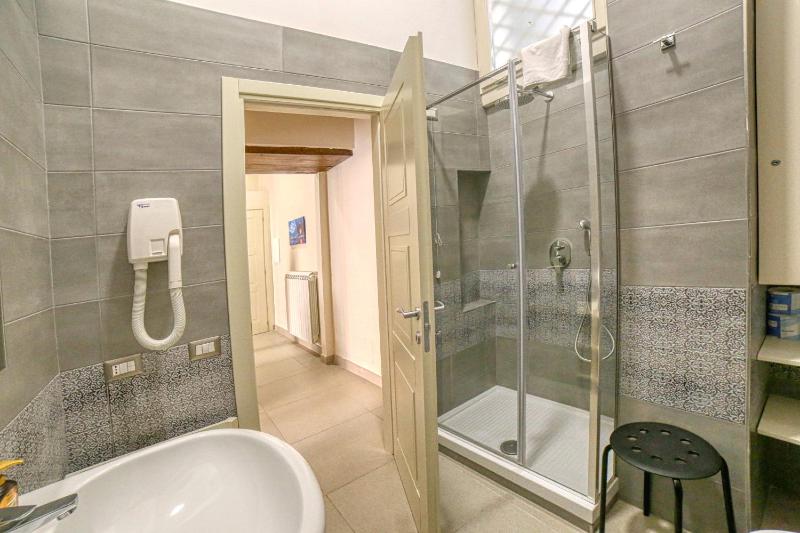 One-Bedroom Apartment image 4