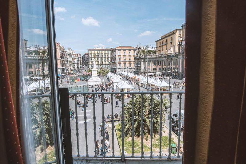 King Suite with View image 2