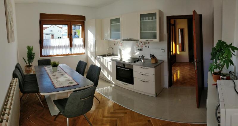 Apartment with Sea View image 3