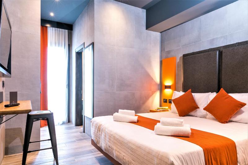 Double Room image 4