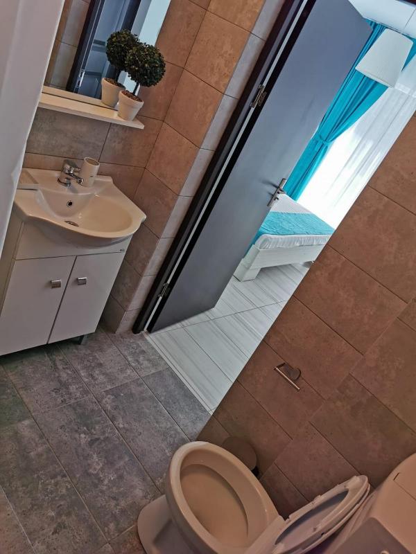 Double Room with Balcony image 3