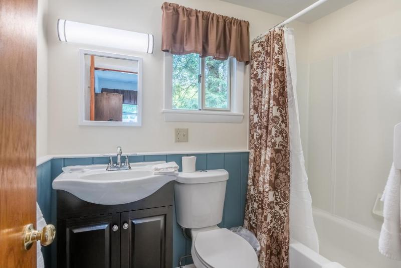Standard Double with River View image 2