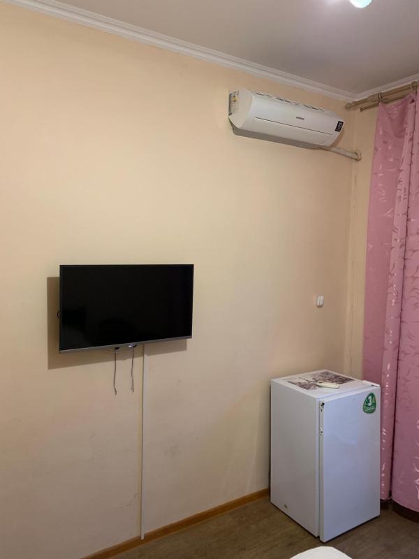 Family Room with Private Bathroom image 2
