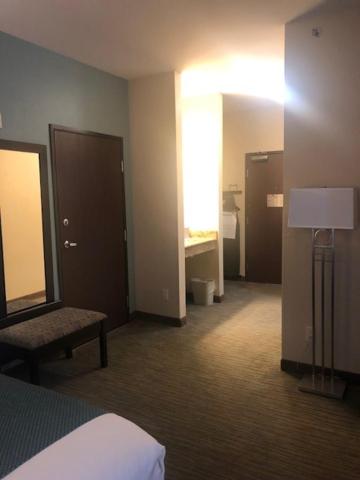 King Room - Disability Access image 2