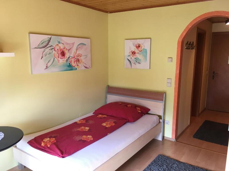 Single Room image 3