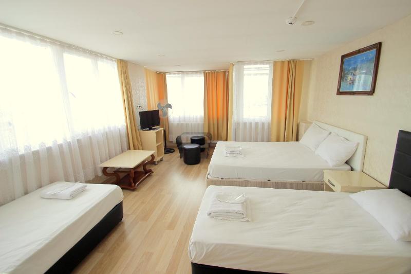 Triple Room image 1