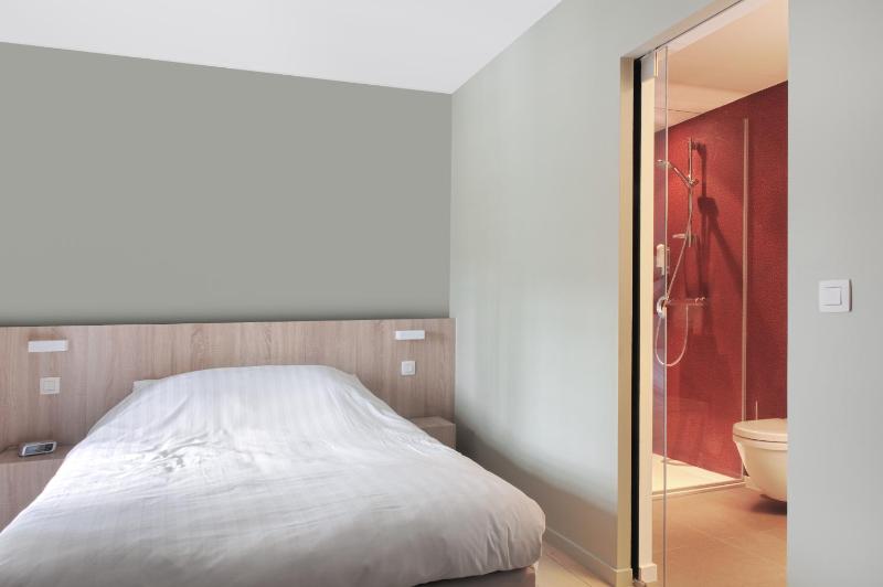 Double Room image 2