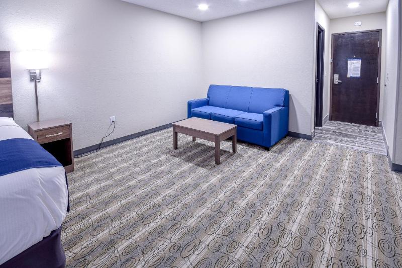 Studio Suite with One King and Two Queen Beds - Non-Smoking image 4