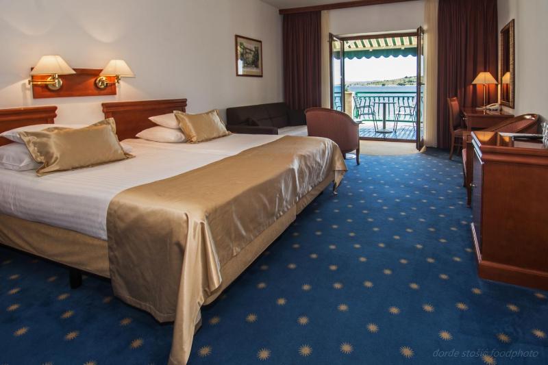 Superior Double Room with Balcony and Sea View image 4