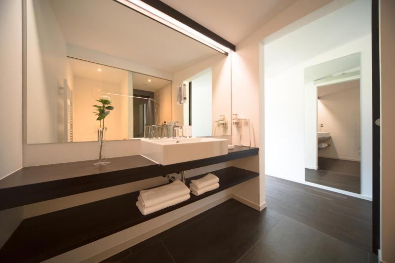 Apartment with Balcony image 4