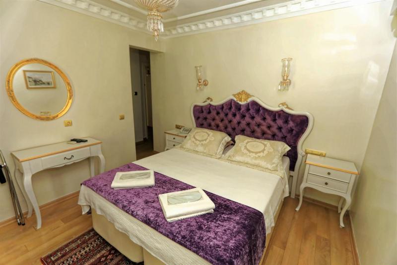 Standard Double or Twin Room image 4