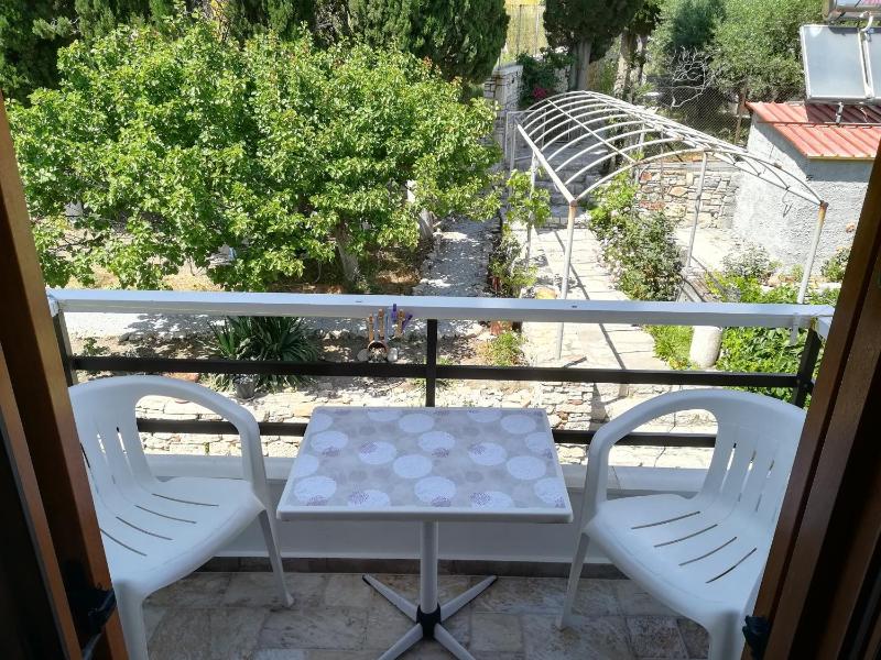 Twin Room with Balcony image 2