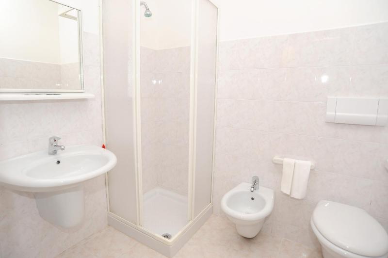 Quadruple Room image 3