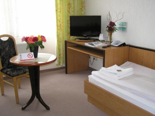Single Room image 2