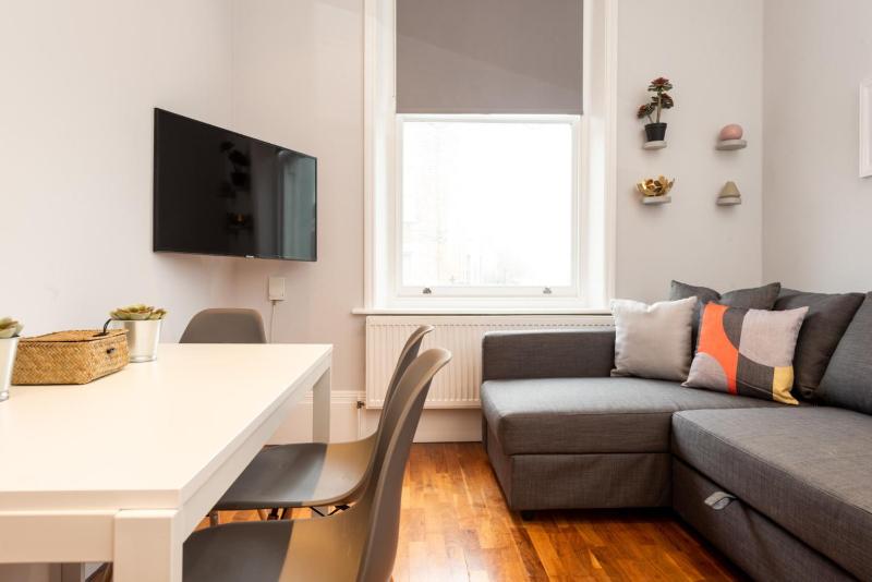 Apartment image 3