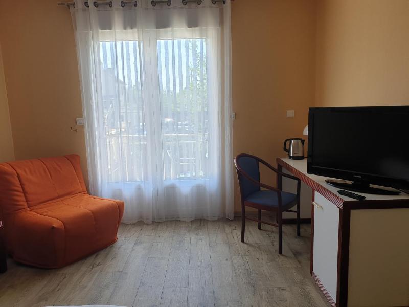 Standard Single Room image 2