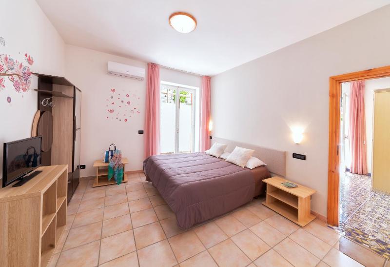 Double Room with Balcony image 1