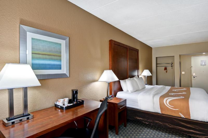 King Room - Non-Smoking image 2