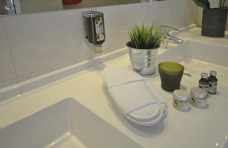Standard Double Room with Balcony image 4