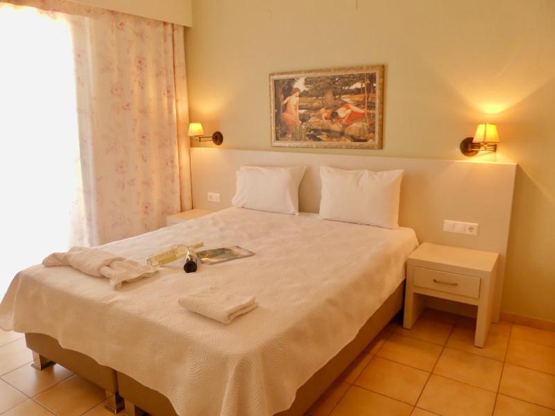 Superior Double Room image 3