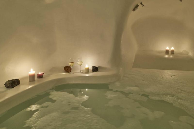 Cave Suite Oia - image 36