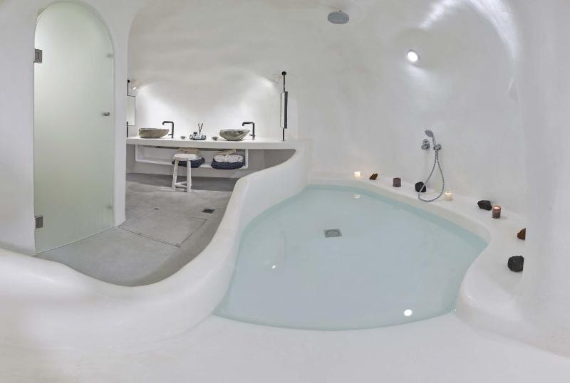 Cave Suite Oia - image 3