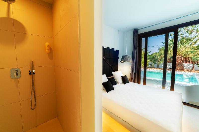 Deluxe Room with Terrace image 2