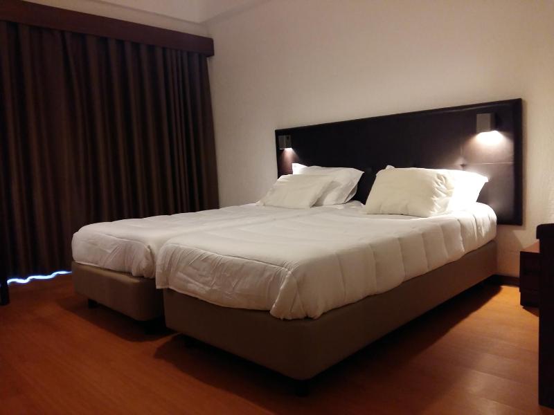Single Room with Lake View image 1