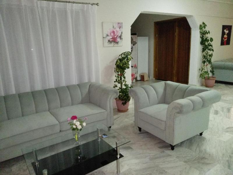 Leonidas Hotel & Studios - image 2