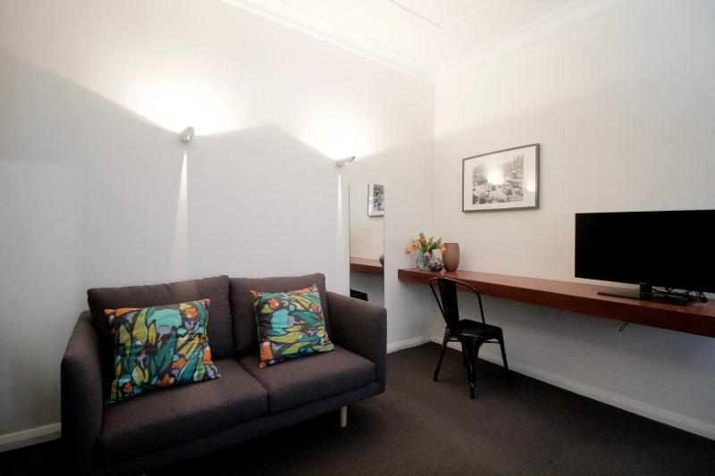 Studio Apartment image 4