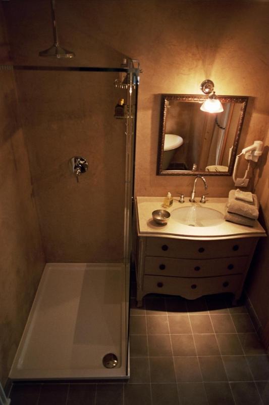 Deluxe Suite with City View image 4