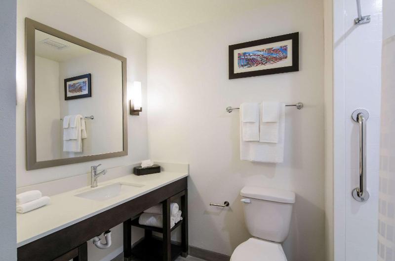 Standard King Room - Non-Smoking  image 2
