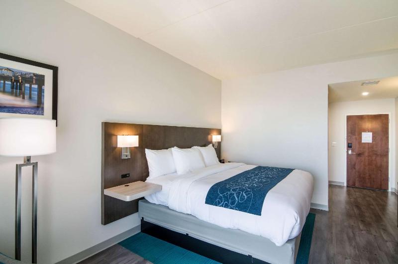 Standard King Room - Non-Smoking  image 2
