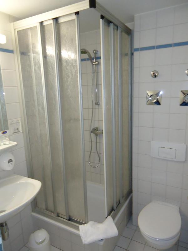 Double or Twin Room image 2