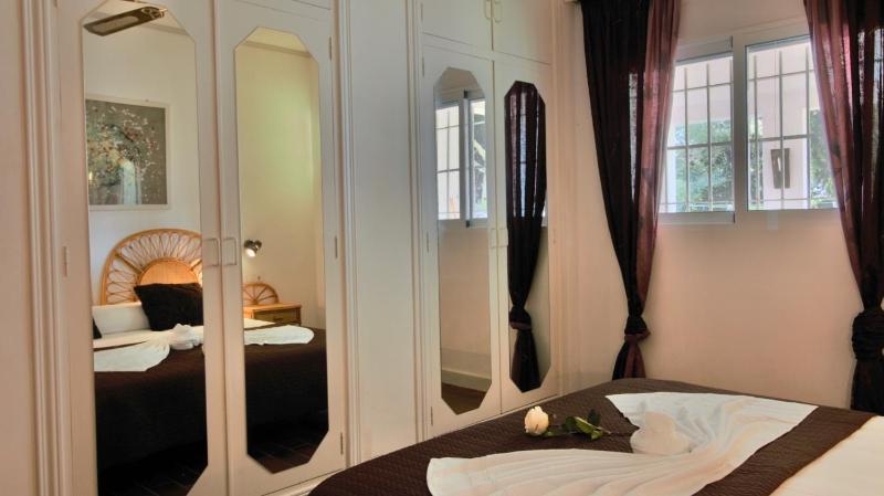 Three-Bedroom Villa image 3